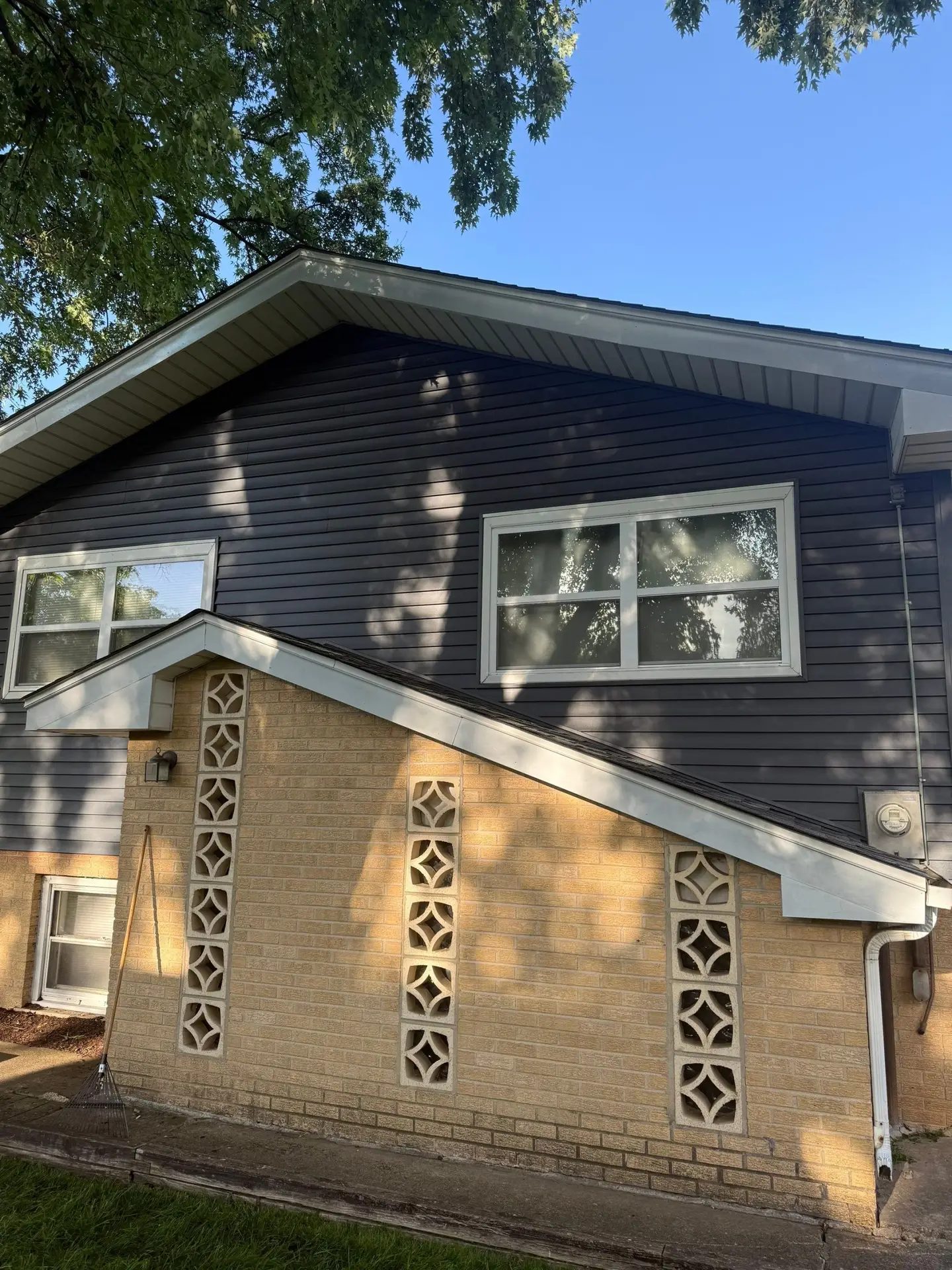 Siding replacement — photo 4