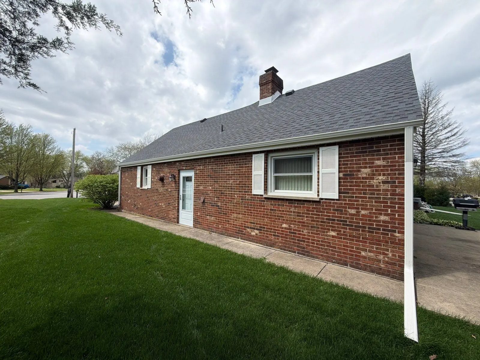 Roofing + Windows and shutter replacement — photo 6