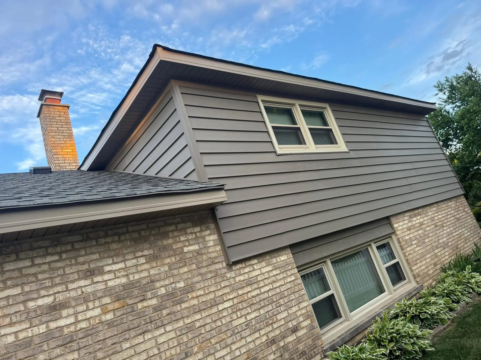 Roof, siding and gutters — photo 9