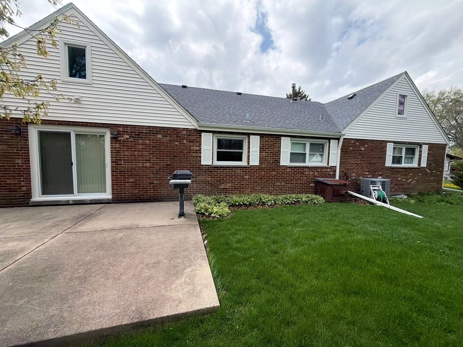 Roofing + Windows and shutter replacement — photo 4